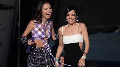 Olivia Rodrigo dedicates 'F--- You' to Supreme Court justices in duet with Lily Allen at Glastonbury festival - www.foxnews.com - county Somerset