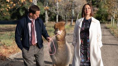 Maya Rudolph & Natasha Lyonne’s Animal Pictures Strikes First-Look Deal With Apple - deadline.com - Russia - city Beirut