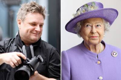 Photog reveals how he makes ‘wicked’ Queen Elizabeth smile in photos - nypost.com