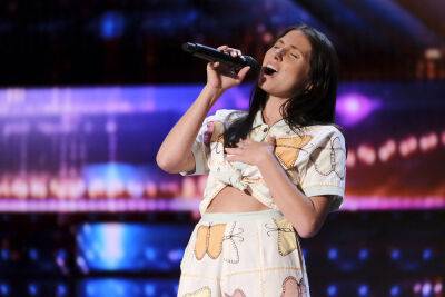 Singer Songwriter Lily Meola Gets Golden Buzzer After Emotional Performance Of ‘Daydream’ On ‘AGT’ - etcanada.com