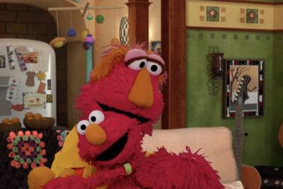 Sesame Street uses Elmo to hype COVID vaccines for 3-year-olds - nypost.com - Texas