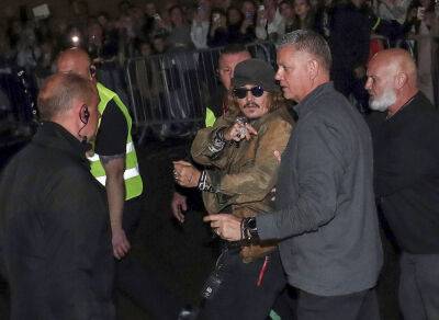 Johnny Depp Pokes Fun At His Severed Finger As He Talks To Fans After U.K. Gig - etcanada.com - city Newcastle - Washington - county Fairfax