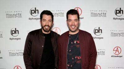 'Property Brothers' Star Jonathan Scott Shares Adorable Message for Brother Drew's Newborn Son Parker - www.etonline.com