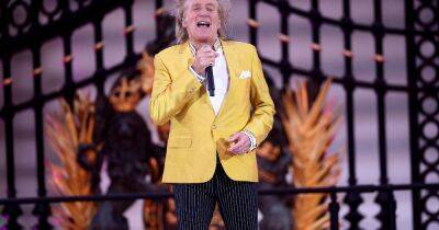 Rod Stewart causes confusion among fans during BBC's Platinum at the Palace performance - www.manchestereveningnews.co.uk - London