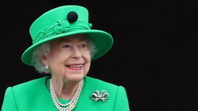 Queen Elizabeth Closes The Platinum Jubilee Celebrations With Surprise Appearance - www.etonline.com - Britain - London - Charlotte