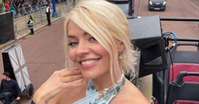 Holly Willoughby shares behind-the-scenes snaps from the Platinum Jubilee Pageant: 'Day of dreams!’ - www.ok.co.uk
