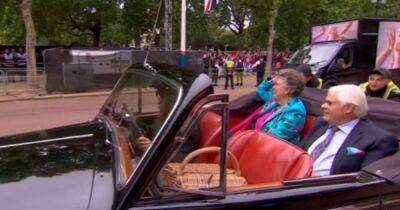 Prue Leith's car breaks down as security pushes it down road at Queen's Jubilee Pageant - www.ok.co.uk - Britain