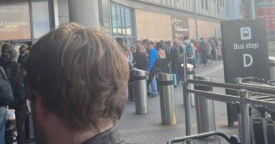 Scots holidaymakers queue outside Edinburgh Airport in 'chaotic scenes' - www.dailyrecord.co.uk - Scotland