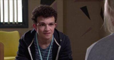 ITV Corrie's Simon Barlow actor shares update from hospital after injury - www.manchestereveningnews.co.uk
