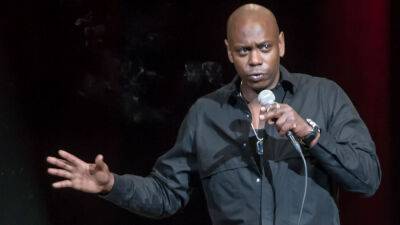 Dave Chappelle to donate Buffalo, NY show proceeds to Tops supermarket mass shooting victims' families: report - www.foxnews.com - New York - Texas - New York - county Buffalo - county Uvalde