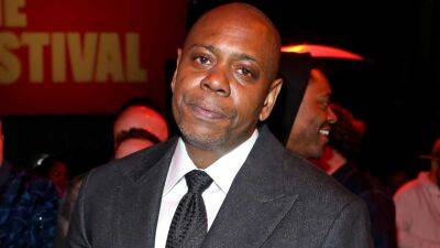Dave Chappelle Reportedly Donating Ticket Sales From Buffalo Show to Families Shooting Victims - www.etonline.com - New York - county Buffalo - county Erie