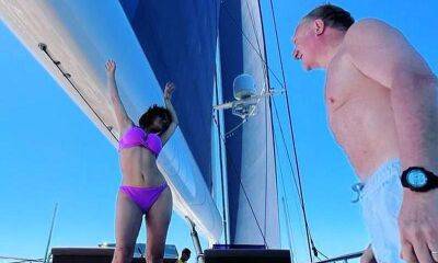 Salma Hayek dances on tables in a bikini while sailing with Francois-Henri Pinault - us.hola.com - France - London