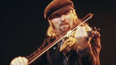 Jim Seals, Co-Founder of '70s Group Seals & Crofts, Dead at 80 - www.etonline.com - Texas
