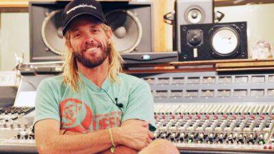 Foo Fighters Announce Taylor Hawkins Tribute Concerts - variety.com - London - Los Angeles - Colombia