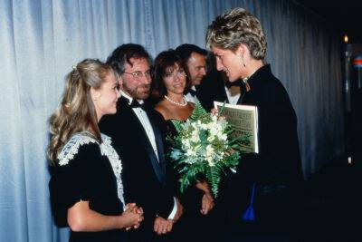 Princess Diana ‘really loved’ the ‘Jurassic Park’ movie, stars claim - nypost.com - Paris - New Zealand