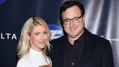 Bob Saget's Wife Kelly Rizzo Honors Him Onstage During Netflix Tribute Special - www.etonline.com - Florida