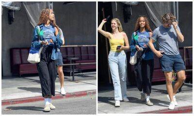 Malia Obama looks cool as she hangs out with friends in Los Angeles - us.hola.com - Los Angeles - Los Angeles