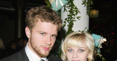 Reese Witherspoon and ex Ryan Phillippe reunite for son's graduation - www.wonderwall.com