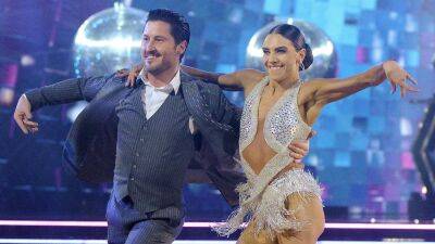'Dancing With the Stars' Pros Jenna Johnson and Val Chmerkovskiy Expecting First Child Together - www.etonline.com - Mexico - Jordan
