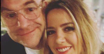 ITV Coronation Street co-star couple Sally Carman and Joe Duttine tie the knot and share first gorgeous snap - www.manchestereveningnews.co.uk - county Metcalfe