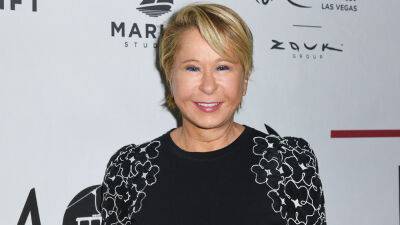 'The Simpsons' star Yeardley Smith marries former detective hired to protect her - www.foxnews.com - state Oregon - city Springfield