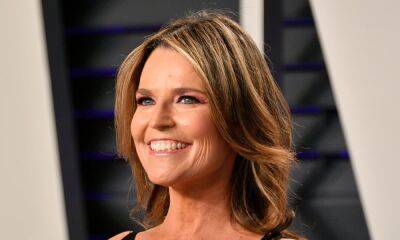 Savannah Guthrie wows fans in gorgeous swimsuit for family picture - hellomagazine.com - county Guthrie