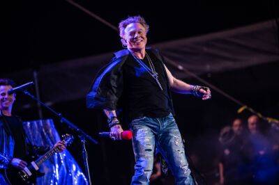 Axl Rose Dedicates Guns N’ Roses’ Tour To Taylor Hawkins, Slams Vladimir Putin: ‘Murderous, Little Man’ - etcanada.com - Australia - Scotland - London - New Zealand - Mexico - Ukraine - Japan - county Hawkins