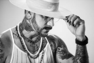 AJ McLean & Wife Rochelle React To Controversy Over The Singer’s Raunchy New ‘Smoke’ Video & Reveal How His Daughters Responded - etcanada.com - Indiana - city Indianapolis