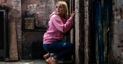 Corrie fans point out Kelly's blunder as she attempts to escape from cellar amid kidnap plot - www.ok.co.uk