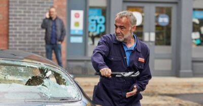 Coronation Street spoilers see Kevin lose the plot in violent street attack - www.ok.co.uk