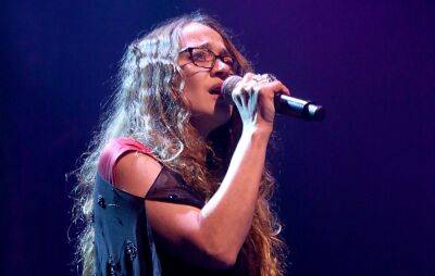 Watch Fiona Apple cover Charlie Rich’s ‘The Most Beautiful Girl’ - www.nme.com - New York - USA