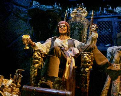 Pirates Of The Caribbean Ride At Disneyland Reopens With Captain Jack Intact, Plus Long Lines & Temporary Closures - deadline.com - New Orleans - Beyond