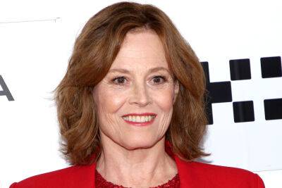 Sigourney Weaver Is Playing Jake And Neytiri’s Adopted Teenage Daughter In ‘Avatar: The Way Of Water’ - etcanada.com