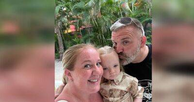 Mum says passengers went into "meltdown" after two unauthorised travellers boarded TUI flight to Manchester - www.manchestereveningnews.co.uk - Britain - Mexico