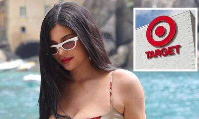 Kylie Jenner shops at Target after using her private plane for a 3-minute-long flight - us.hola.com - Chicago - county Scott - county Travis - Kardashians