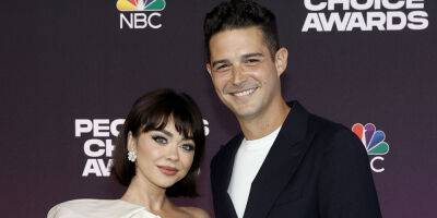 Sarah Hyland Explains Why She Hasn't 'Decided' Whether She'll Take Fiancé Wells Adams' Name When They Marry - www.justjared.com - USA - county Wells - city Salem - county Love