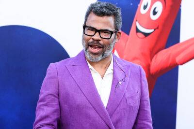 Jordan Peele Asks Fan Who Called Him The Best Horror Director Of All Time To ‘Please Put The Phone Down I Beg You’ - etcanada.com - Jordan