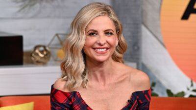 Sarah Michelle Gellar Makes Surprise Comic-Con Appearance, Joins 'Teen Wolf' Spinoff 'Wolf Pack' - www.etonline.com - Los Angeles - California - county Hall - county San Diego - county Harlan - county Gray - county Lawrence - county Posey - county Jeff Davis