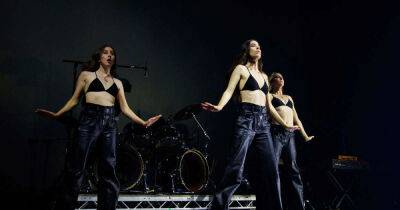 Haim at the O2 gig review: a quick blast of Taylor Swift helped them blow the roof off - www.msn.com