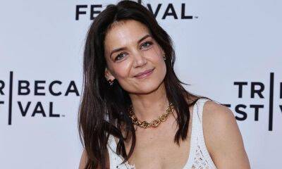 Katie Holmes shares her favorite moments on set directing her film ‘Alone Together’ - us.hola.com - New York