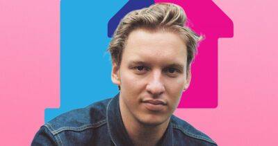 George Ezra’s Green Green Grass could challenge LF SYSTEM for Number 1 this week - www.officialcharts.com - Britain