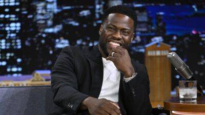 Kevin Hart Says Goat Hilariously 'Destroyed' Chris Rock's Shoes During Surprise Set With Dave Chappelle - www.etonline.com - Jersey - county Garden - county York