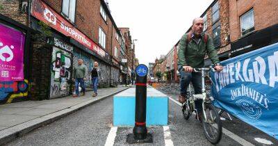 New city centre cycle scheme blighted by concrete blocks and turning cars - www.manchestereveningnews.co.uk - city New