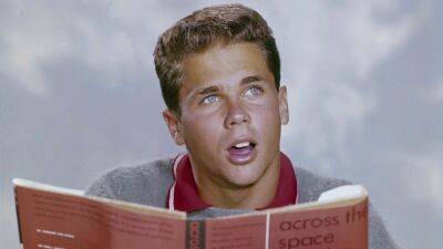 Tony Dow, 'Leave It to Beaver' Star, Dead at 77 Following Premature Death Announcement - www.etonline.com