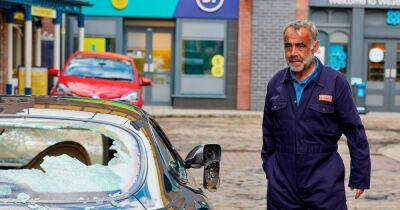 ITV Coronation Street fans can't handle the stress during 'weird' episode as Kevin loses it - www.manchestereveningnews.co.uk
