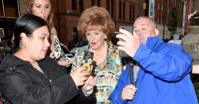 ITV Coronation Street legends Barbara Knox and Bill Roache mobbed as they attend soap's summer party - www.manchestereveningnews.co.uk - Manchester