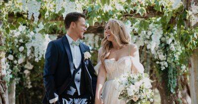 Stacey Solomon shares emotional first look at her wedding day to Joe Swash in stunning photos from their family home - www.manchestereveningnews.co.uk