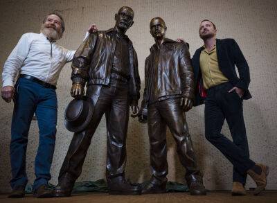 Bryan Cranston & Aaron Paul On Hand For Albuquerque Unveiling Of ‘Breaking Bad’ Statues - etcanada.com - county Bryan - state New Mexico - county Hand