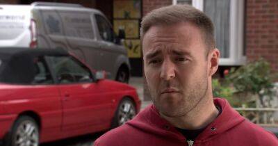 ITV Coronation Street fans make Tyrone and Fiz reunion prediction as he confesses love before wedding to Phill - www.manchestereveningnews.co.uk - Greece - Romania