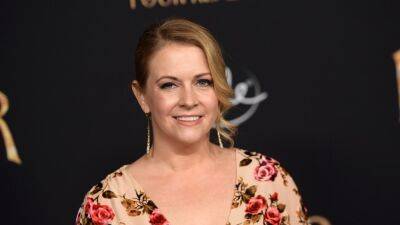Melissa Joan Hart Has Been Wearing This Dress for More Than 20 Years - www.glamour.com - USA